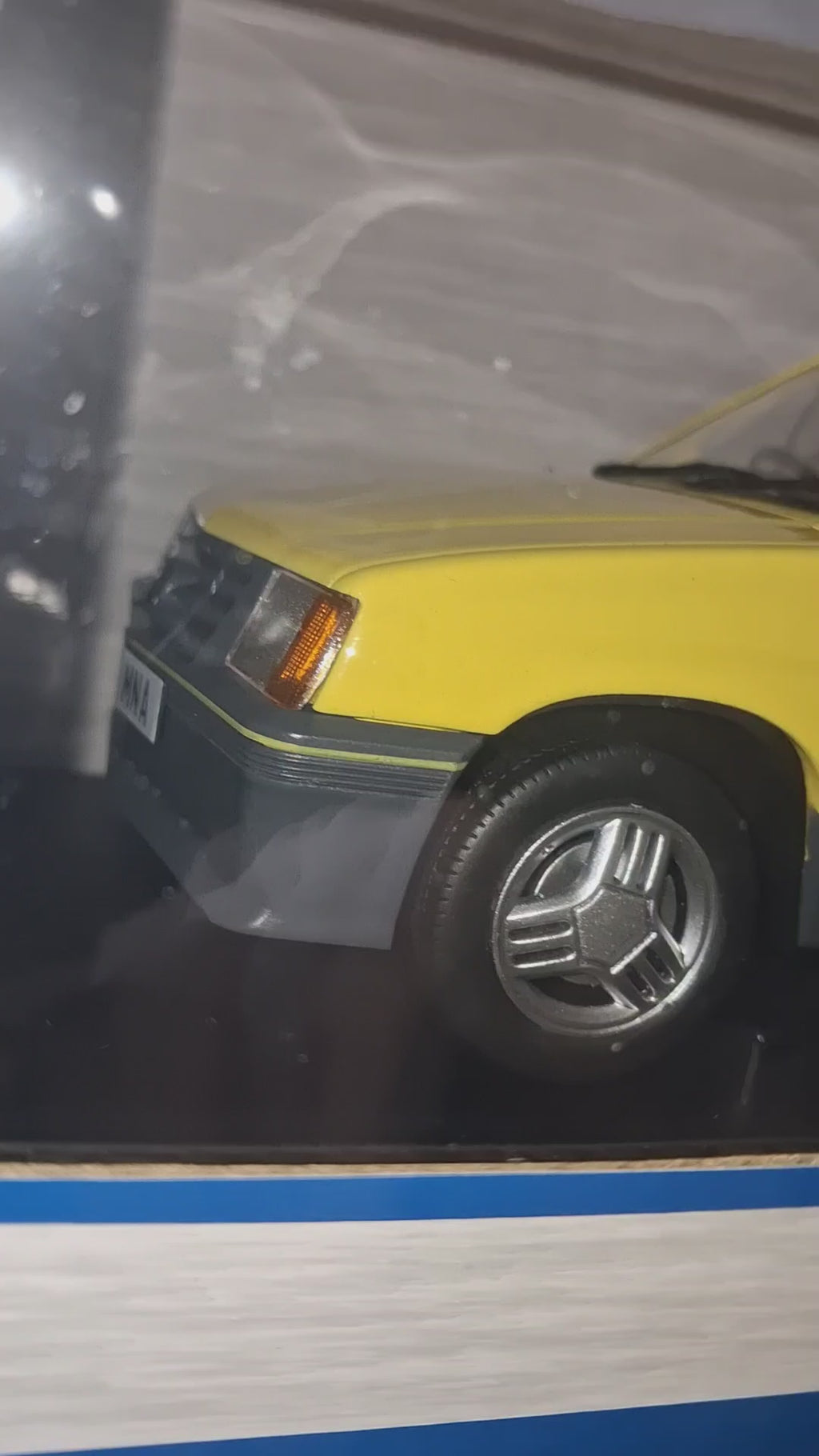 Vauxhall Nova 1.3 SR - Opel Corsa A SR | 1983 Yellow 1:18 MODEL CAR GROUP
