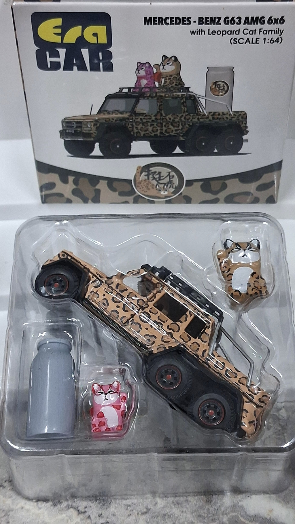 Mercedes Benz - G63 AMG | 6×6 with leopard car family 1:64 ERA CAR