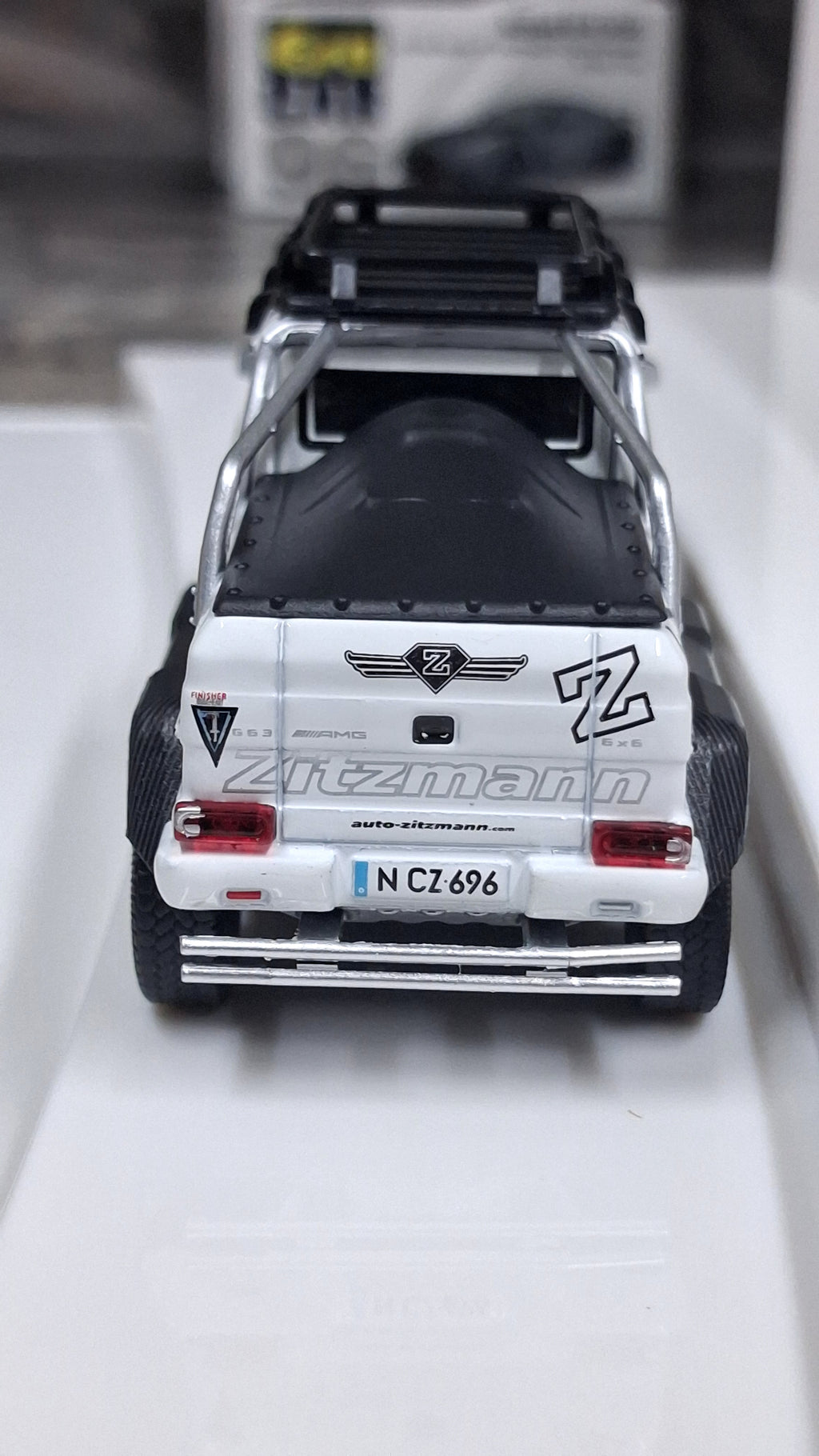 Mercedes Benz - G63 AMG | 6×6 snowfield style 1:64 ERA CAR