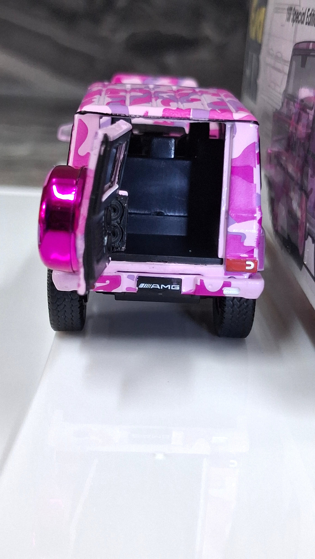 Mercedes Benz - AMG G63 | Pink camouflage 1:64 ERA CAR