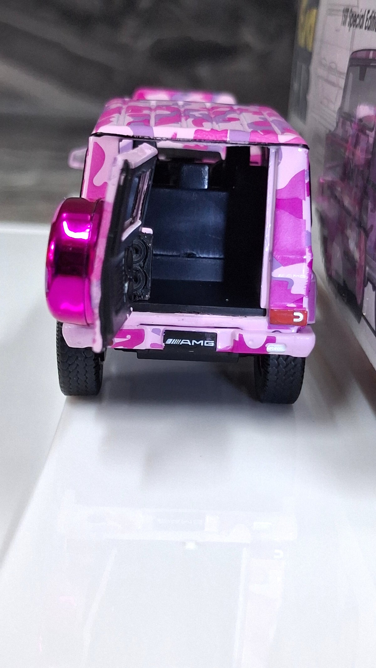 Mercedes Benz - AMG G63 | Pink camouflage 1:64 ERA CAR