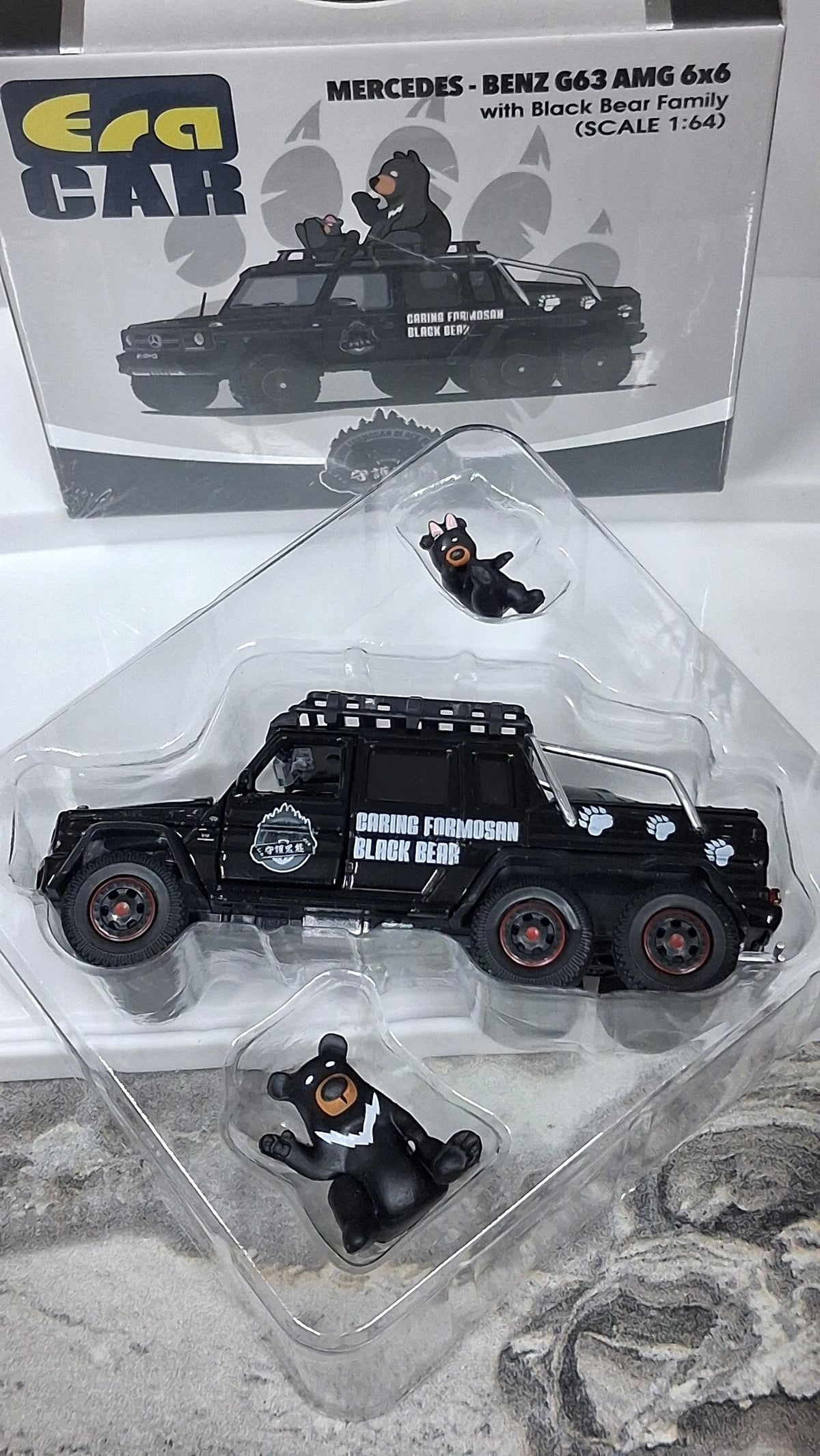 Mercedes Benz - G63 AMG | 6×6 with black bear family 1:64 ERA CAR