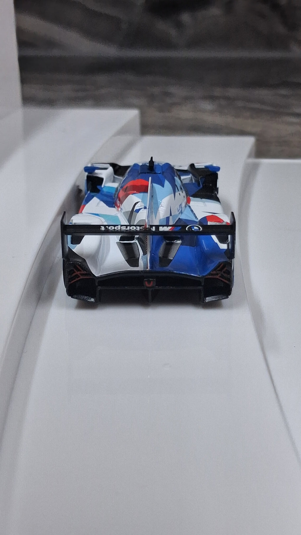 BMW M Hybrid V8 - Hypercar #15 | 2024 FIA WEC - Le Mans 24Hr 1:64 MINI GT