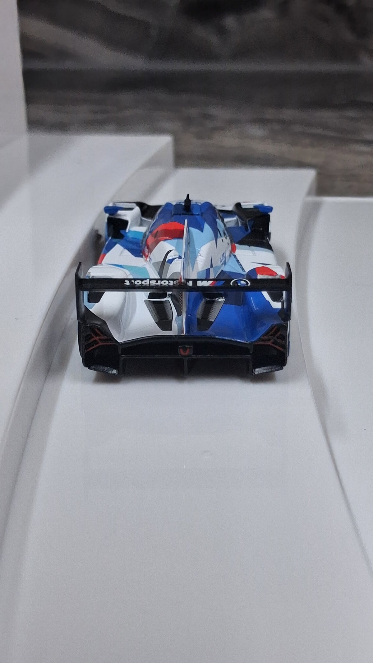 BMW M Hybrid V8 - Hypercar #15 | 2024 FIA WEC - Le Mans 24Hr 1:64 MINI GT