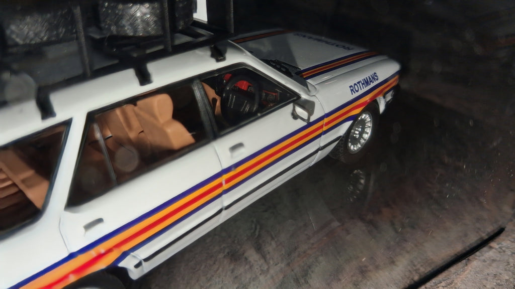 Ford Granada - mk2 Turnier | 1980 Rothmans Rally Assistance - 1:43 IXO
