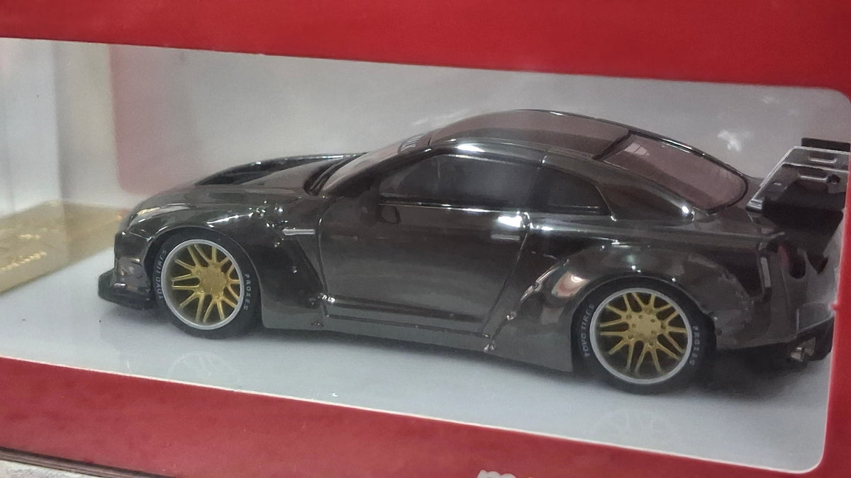 Limited Edition Nissan GT-R R35 | Liberty Walk 1:64 MYMODELCOLLECT