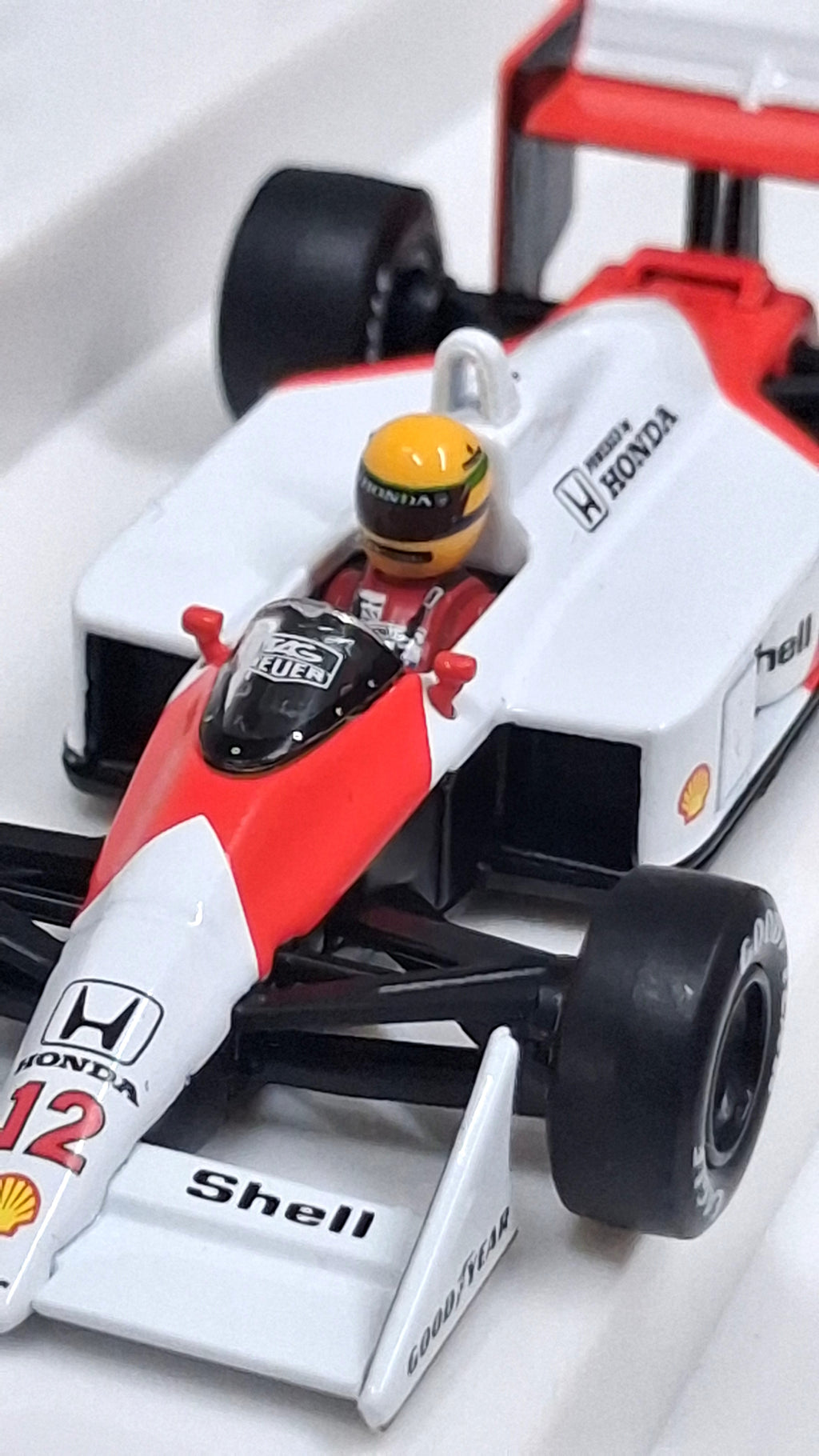 McLaren - MP4/4 #12 | 1988 Japanese Grand Prix - Winner 1:64 MINI GT